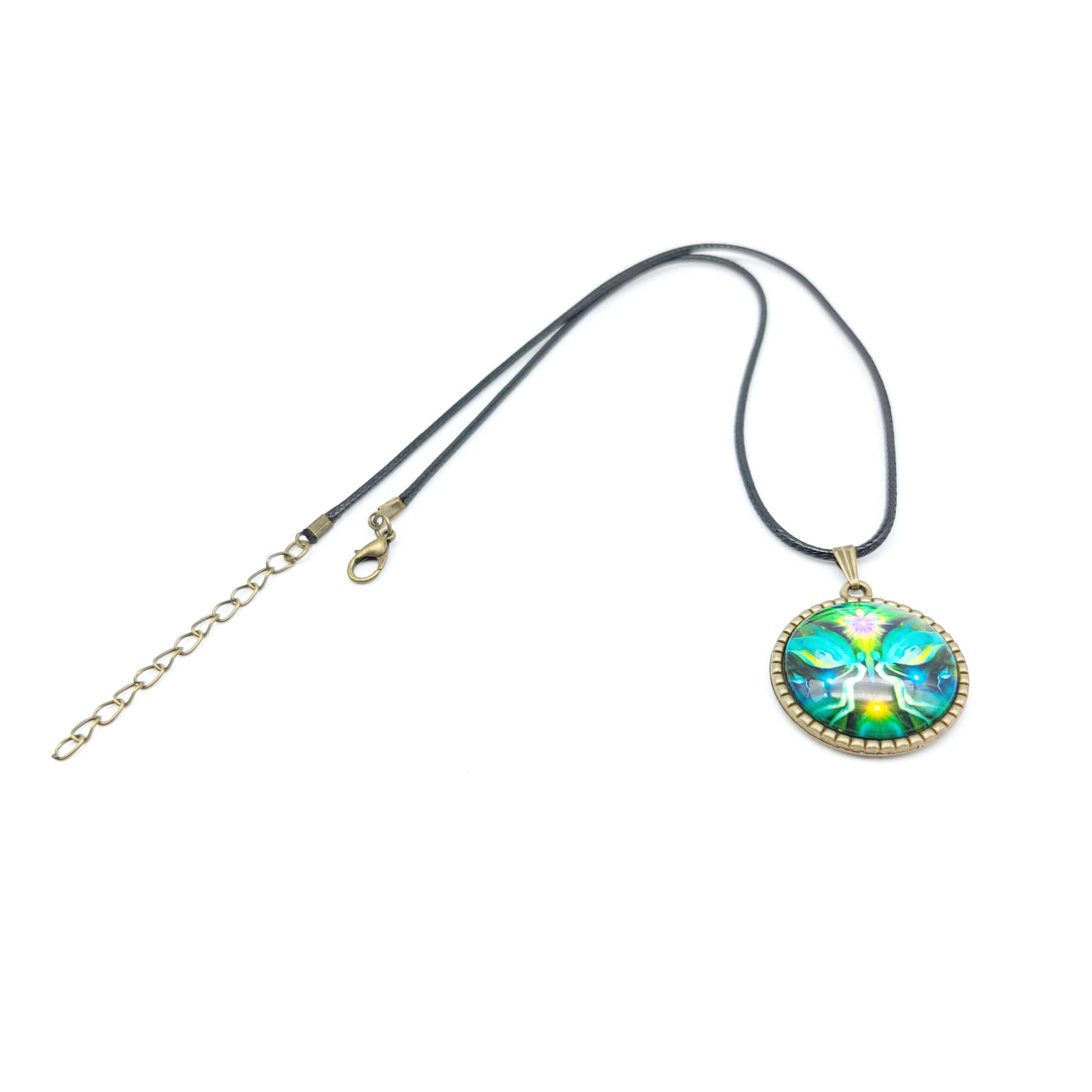 Collier Pendentif Bronze Cabochon De Verre Feerie Verte3 Collier Pendentif Bronze Cabochon De Verre Feerie Verte3