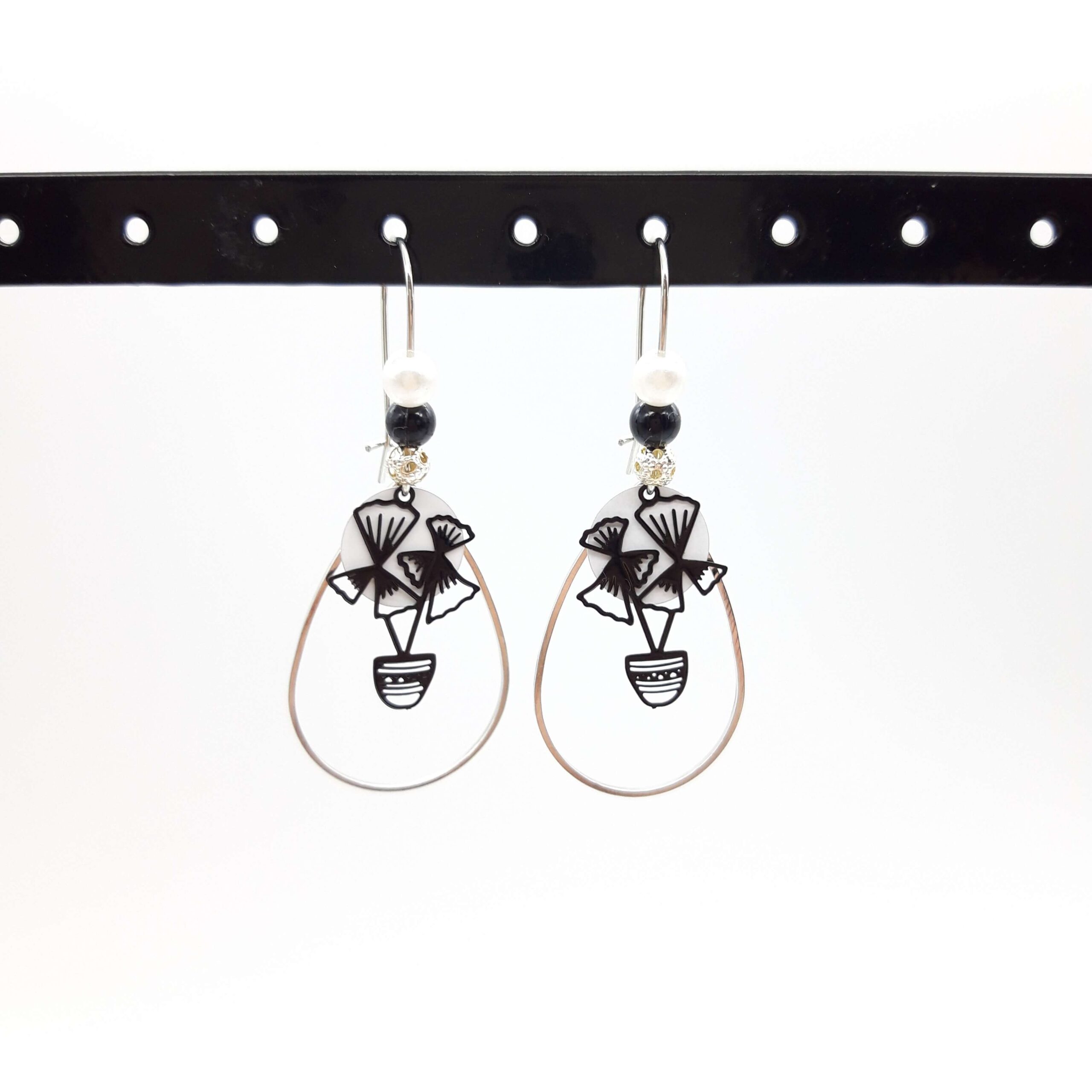 Boucles Oreilles Geometriques Breloques Fantaisie Argentees Goutte Pot De Fleurs Boucles Oreilles Geometriques Breloques Fantaisie Argentees Goutte Pot De Fleurs