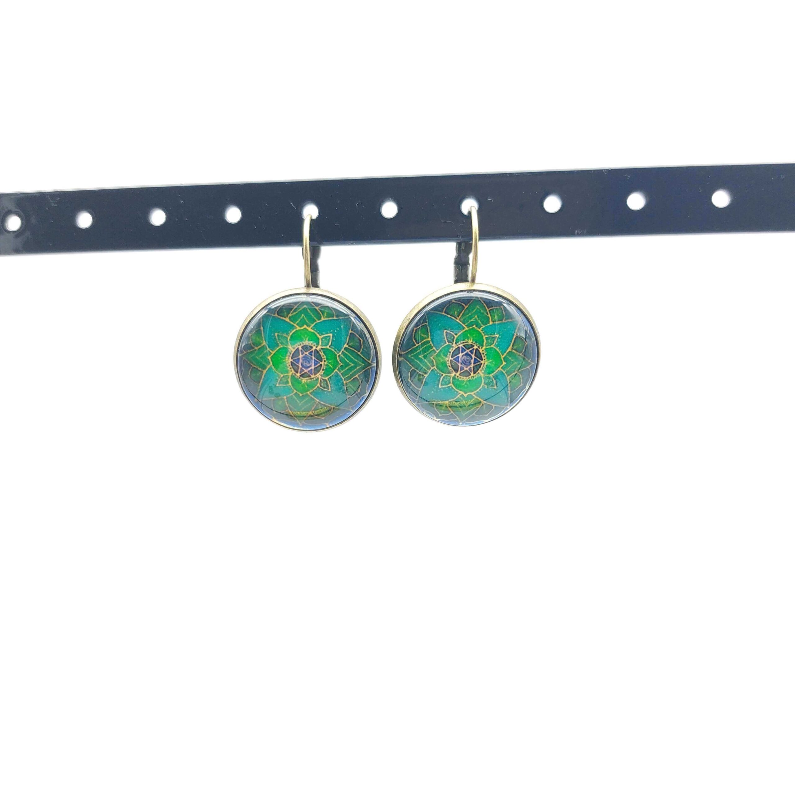 Boucles Oreilles Dormeuses Rondes Cabochons De Verre Bronze Fantaisie Mandala Etoile2 Boucles Oreilles Dormeuses Rondes Cabochons De Verre Bronze Fantaisie Mandala Etoile2