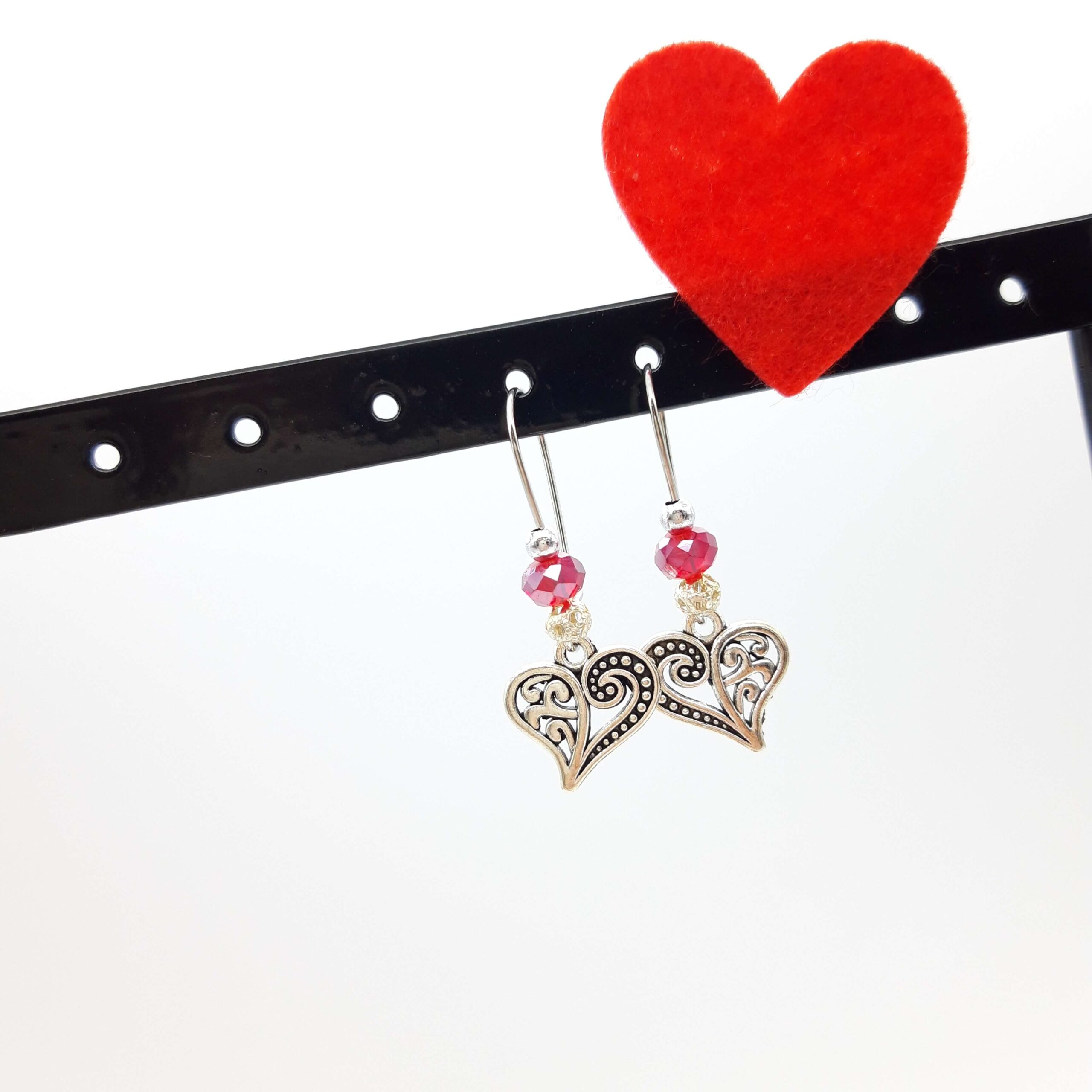 Boucles Oreilles Breloques Pendantes Perlees Coeur Baroque En Rouge Et Brillant0 Boucles Oreilles Breloques Pendantes Perlees Coeur Baroque En Rouge Et Brillant0