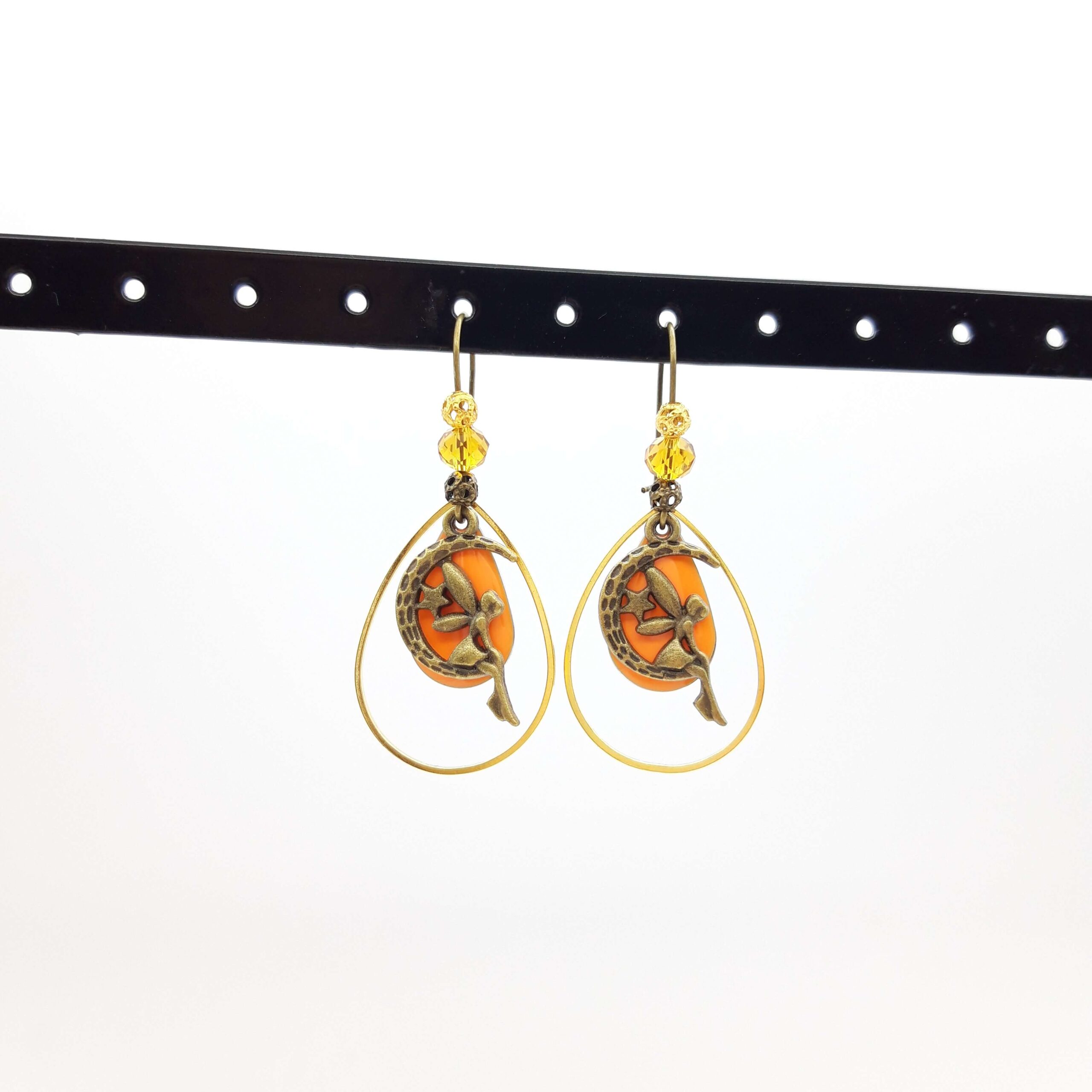 Boucles Oreilles Geometriques Breloques Fantaisie Dorees Goutte Et Fee Sur La Lune1 Boucles Oreilles Geometriques Breloques Fantaisie Dorees Goutte Et Fee Sur La Lune1