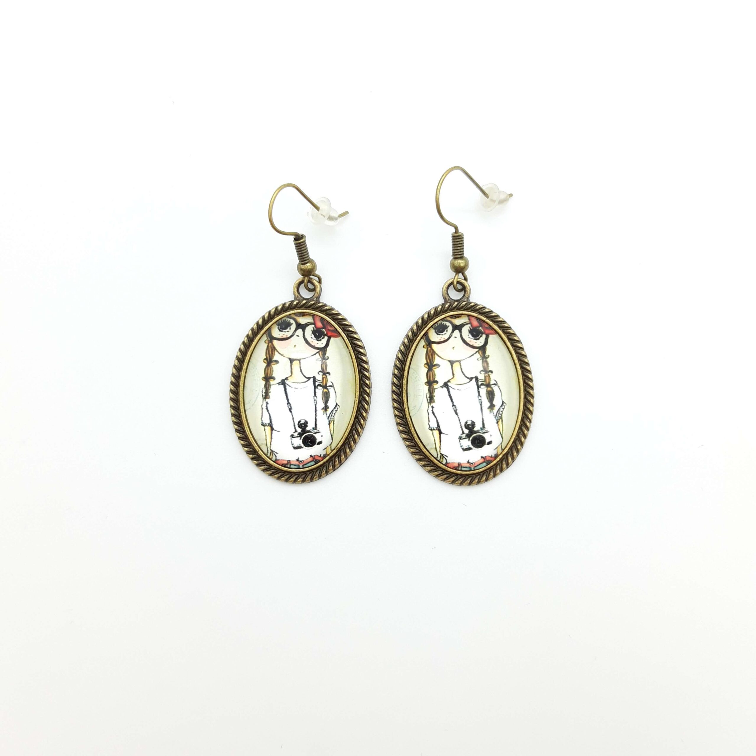 Boucles Oreilles Pendantes Baroques Cabochons Fantaisie Portrait Fille Photographe En Herbe Visage2 Boucles Oreilles Pendantes Baroques Cabochons Fantaisie Portrait Fille Photographe En Herbe Visage2