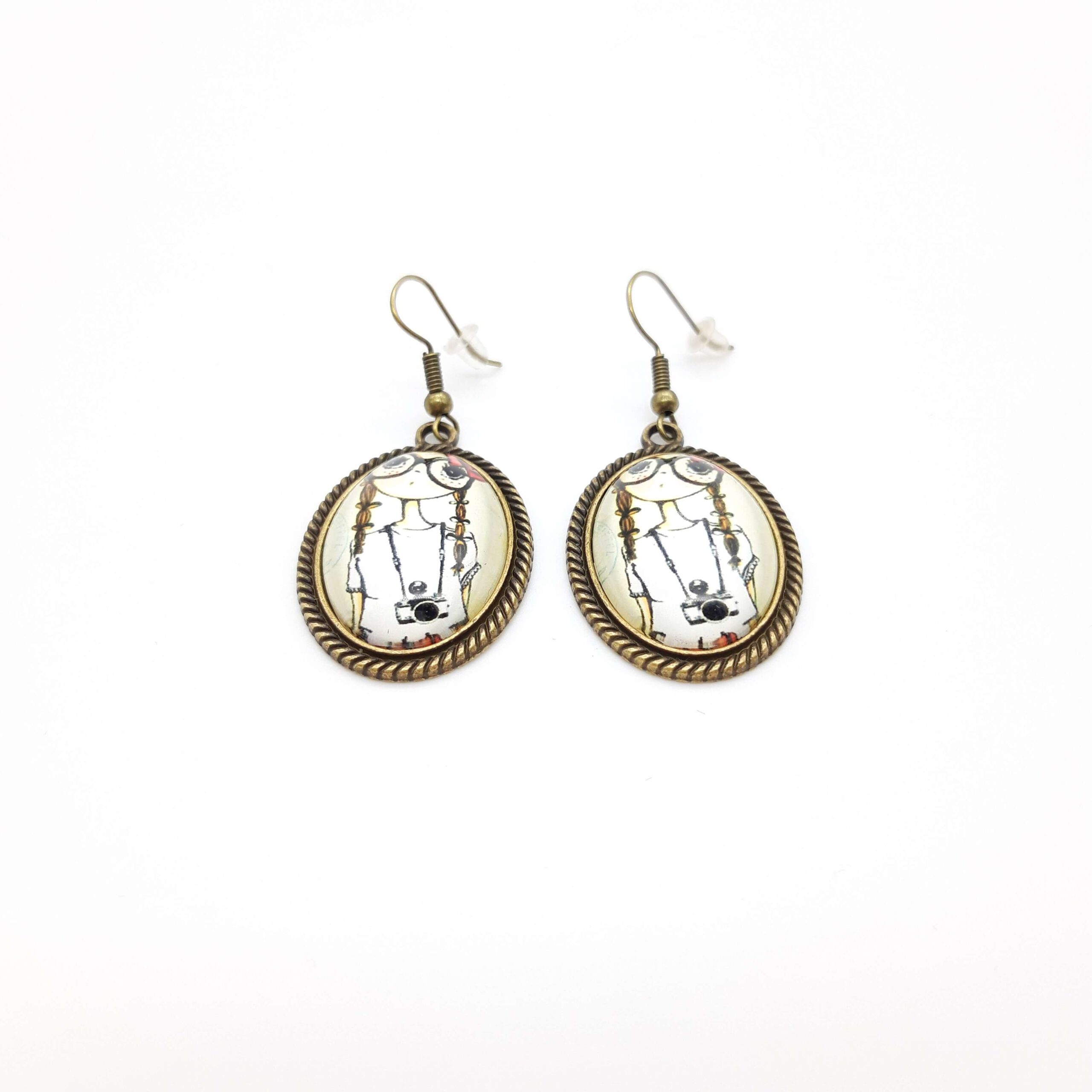 Boucles Oreilles Pendantes Baroques Cabochons Fantaisie Portrait Fille Photographe En Herbe Visage3 Boucles Oreilles Pendantes Baroques Cabochons Fantaisie Portrait Fille Photographe En Herbe Visage3