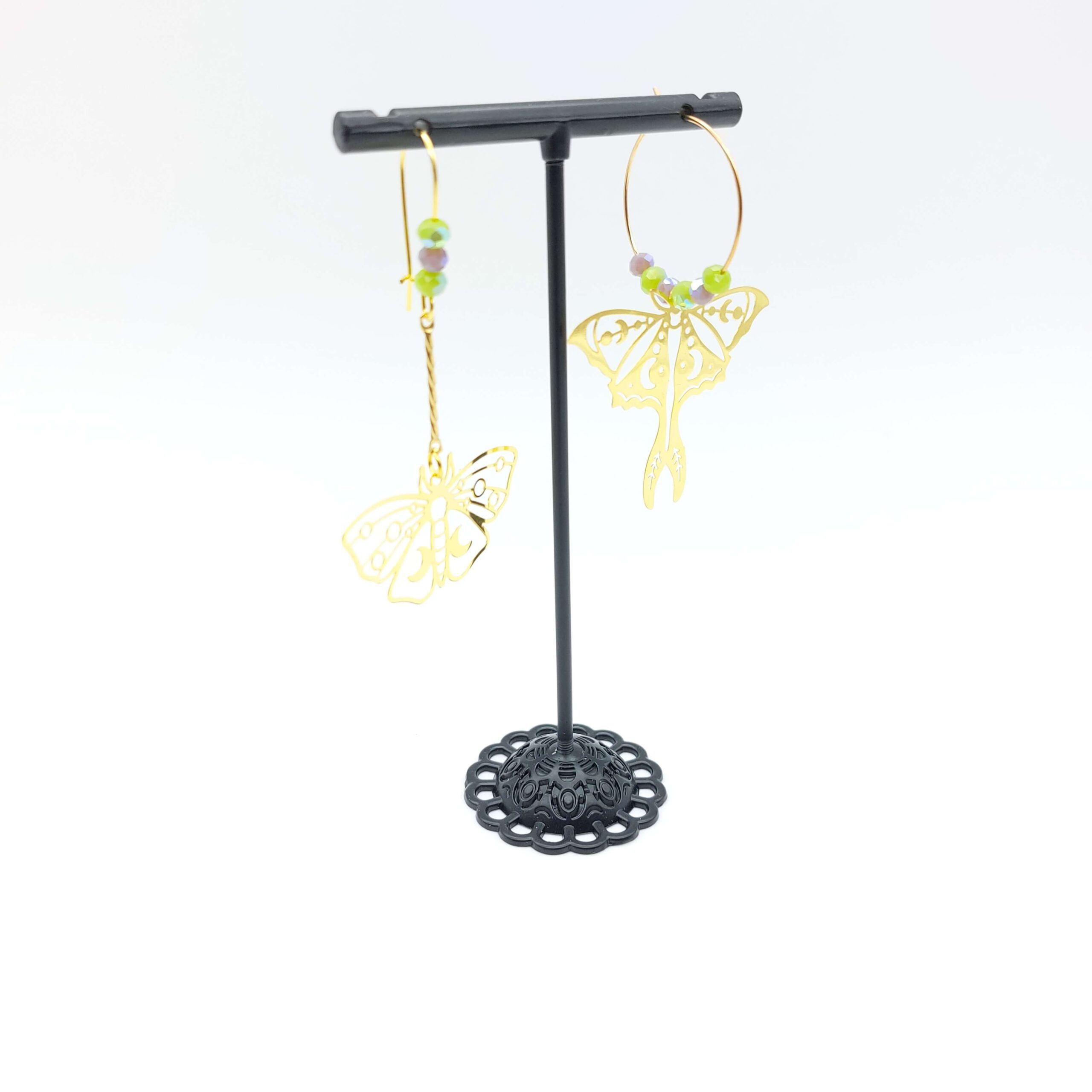 Boucles Oreilles Breloques Asymetriques Pendantes Creoles Dorees Perles Papillons Lunaires1 Boucles Oreilles Breloques Asymetriques Pendantes Creoles Dorees Perles Papillons Lunaires1
